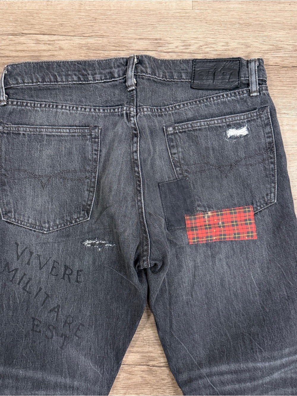 Polo Ralph Lauren Jeans 32x30 Black Sullivan Slim Distressed Patchwork Graffiti - Picture 5 of 6